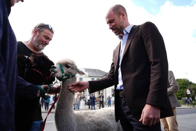 Duke of Cornwall visit to Dartmoor The Prince of Wales, who is known as the Duke of Cornwall whilst in Cornwall, meets an alpaca during a visit to Princetown in Dartmoor to launch the new Princetown Community Fund. The new fund will make at least Å250,000 available to support locally led projects delivering social, economic and environmental benefit to the community of Princetown. Picture date: Tuesday September 15, 2026. PA Photo., Credit:Aaron Chown PA ROTA - B68 Avalon UK, Princetown  Copyright: xAaronxChownx xPAxROTAx-xB68x xAvalonx 1134907364