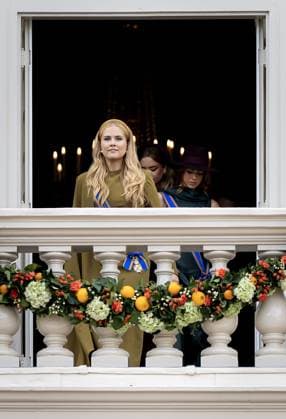 THE HAGUE - Princess Amalia, Princess Alexia, and Princess Ariane wave to onlookers from the balcony of Noordeinde Palace on Prinsjesdag. On the third Tuesday of September, the new working year of the First and Second Chambers is opened. RAMON VAN FLYMEN ANP netherlands out - belgium out  Copyright: xx x568710074x originalFilename: 568710074.jpg
