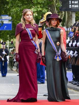THE HAGUE - Princess Ariane and Princess Alexia salute the royal standard upon arrival at the Royal Theatre for the Speech from the Throne during Prinsjesdag. The new working year of the First and Second Chambers is opened on the third Tuesday of September. PATRICK VAN EMST POOL ANP netherlands out - belgium out  Copyright: xx x568712866x originalFilename: 568712866.jpg