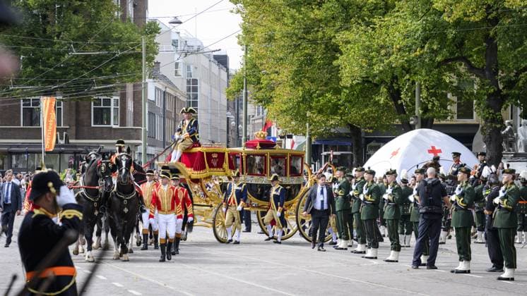 THE HAGUE - King Willem-Alexander, Queen Maxima, and Princess Amalia arrive in the glass coach at the Royal Theatre for the Speech from the Throne on Prinsjesdag. On the third Tuesday of September, the new working year of the First and Second Chambers is opened. PATRICK VAN EMST POOL ANP netherlands out - belgium out  Copyright: xx x568713587x originalFilename: 568713587.jpg