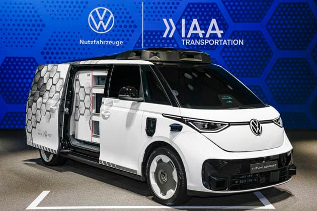 Opening of IAA Transportation 2026 with a tour of the exhibition hall; visit to the Volkswagen Commercial Vehicles Futur Concept booth. With this concept vehicle, VWN demonstrates how autonomous technology can enable new mobility and transportation offerings in the fut