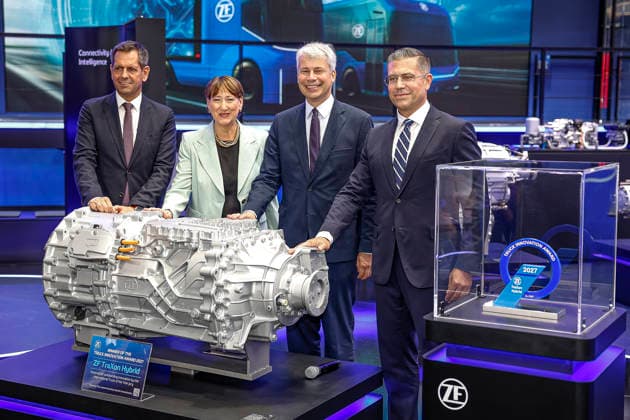 Opening of IAA Transportation 2026 with a tour of the exhibition; visit to ZF; from left to right: Olaf Lies (SPD), Hildegard Müller, Minister-President of Lower Saxony; Steffen Bilger (CDU), President of the German Association of the Automotive Industry (VDA); Federal Minister of Transportation of the Federal Republic of Germany; n n Hanover; Hanover Fair; Lower Saxony; Ha