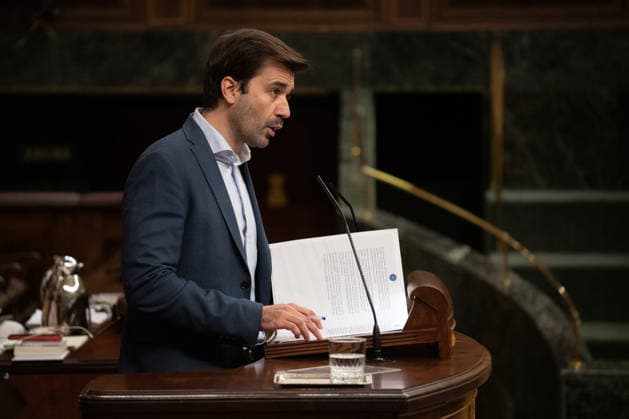 Congress Returns to Address the Migration Crisis in Ceuta: Podemos Representative Javier Sánchez Serna speaks during a plenary session of the Congress of Deputies on September 15, 2026, in Madrid, Spain. Today, the plenary session of Congress is addressing two bills on National Defense, proposed by Vox, and on the Housing Act, proposed by Sumar. In addition, non-legislative motions regarding migration management in Ceuta and foreign policy toward Cuba will be discussed. SEPTEMBER 15, 2026 Fernando Sá Madrid, Spain Copyright: xFernandoxSanchezx 7776775