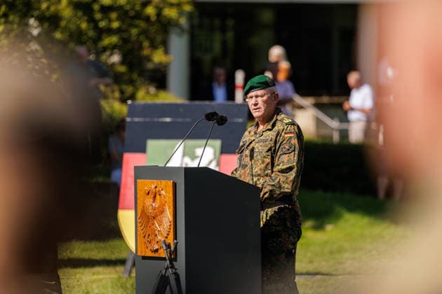 September 15, 2026, Düsseldorf: Command Handover at the North Rhine-Westphalia State Command. Present: Lieutenant General Andre Bodemann, Deputy Commander and Commander of Territorial Operations for the Bundeswehr Operational Command, Düsseldorf, North Rhine-Westphalia State Command, Wilhelm Raabe Straße, North Rhine-Westphalia, Germany