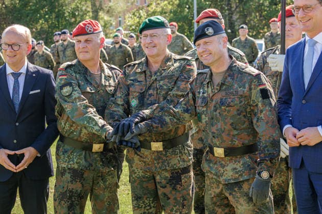 September 15, 2026, Düsseldorf: Command Handover at the North Rhine-Westphalia State Command. Pictured here, from left to right: Andre Kuper, Brigadier General Hans Dieter Müller, Lieutenant General Andre Bodemann, Brigadier General Walter Schulte, and Hendrik Wüst Düsseldorf, North Rhine-Westphalia State Command, Wilhelm Raabe Street, North Rhine-Westphalia, Germany