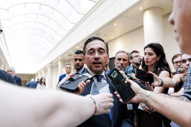 The government faces another question-and-answer session in the Senate marked by the immigration crisis in Ceuta. The Minister of Foreign Affairs, European Union, and Cooperation, José Manuel Albares, speaks with the media upon his arrival at a Senate question period, on September 15, 2026, in Madrid, Spain. Today, the government faces 17 questions from the opposition focused specifically on the administration’s handling of the migration crisis that has been unfolding in Ceuta since last July. SEPTEMBER 15, 2026 SENATE QUESTIONING SESSION POLITICS POLITPOLITICIANS Carlos Lujá Madrid Madrid, Spain Copyright: xCarlosxLujanx 7776848