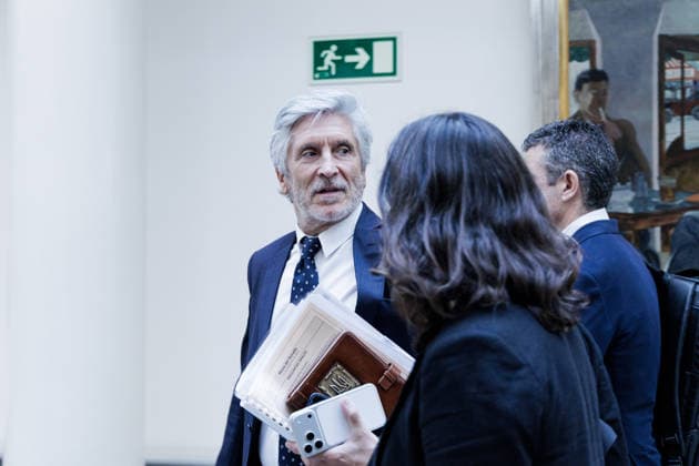 The government faces another question-and-answer session in the Senate marked by the migration crisis in Ceuta. Interior Minister Fernando Grande Marlaska upon his arrival at a question-and-answer session with the government in the Senate on September 15, 2026, in Madrid, Spain. Today, the government faces 17 questions from the opposition focused specifically on the administration’s handling of the migration crisis that has been unfolding in Ceuta since last July. SEPTEMBER 15, 2026 SENATE QUESTIONING SESSION POLITICS POLITPOLITICIANS Carlos Lujá Madrid Madrid, Spain  Copyright: xCarlosxLujanx 7776869