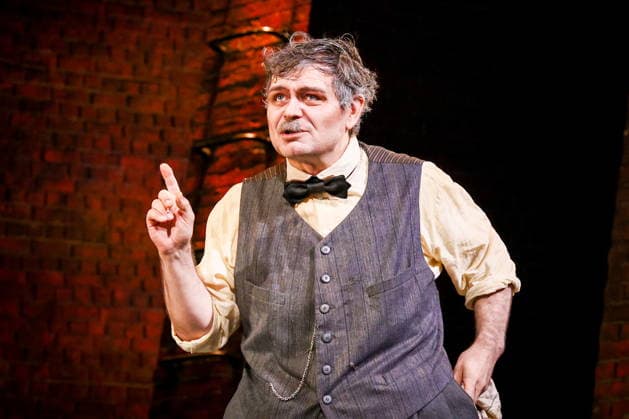RUSSIA, MOSCOW - SEPTEMBER 15, 2026: Actor Alexander Matrosov as Jonathan Jeremiah Peachum performs during a preview of Evgeny Pisarev s production Opera of the Poor on the Main stage of the Moscow Pushkin Drama Theatre Moscow Russia - ZUMAt113 20260915_zaa_t113_455 Copyright: xAlyonaxBzhakhovax