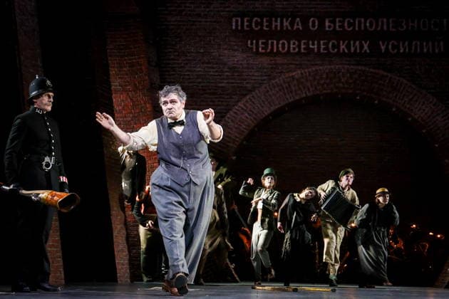 RUSSIA, MOSCOW - SEPTEMBER 15, 2026: Actor Alexander Matrosov (front) as Jonathan Jeremiah Peachum performs during a preview of Evgeny Pisarev s production Opera of the Poor on the Main stage of the Moscow Pushkin Drama Theatre Moscow Russia - ZUMAt113 20260915_zaa_t113_456 Copyright: xAlyonaxBzhakhovax
