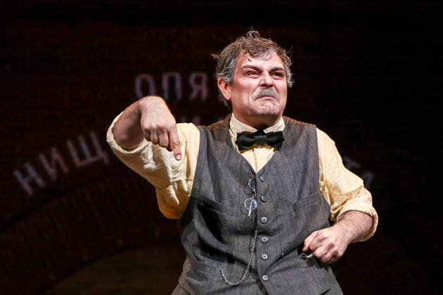 RUSSIA, MOSCOW - SEPTEMBER 15, 2026: Actor Alexander Matrosov as Jonathan Jeremiah Peachum performs during a preview of Evgeny Pisarev s production Opera of the Poor on the Main stage of the Moscow Pushkin Drama Theatre Moscow Russia - ZUMAt113 20260915_zaa_t113_466 Copyright: xAlyonaxBzhakhovax