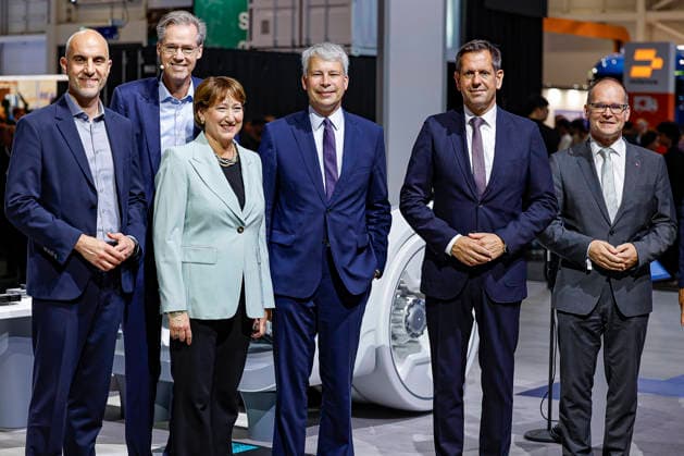 Opening of IAA Transportation 2026 with a tour of the Bosch booth (from left to right): Belit Onay, Alliance 90 The Greens, Mayor of the State Capital of Hanover; Hildegard Müller, President of t