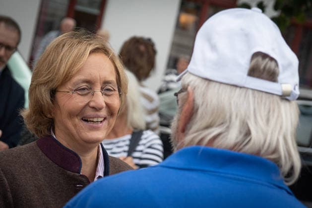 AfD politician Beatrix von Storch talking with residents in the market square in Bad Doberan; AfD campaign event in Bad Doberan for the 2026 state election in Mecklenburg-Western Pomerania; Bad Doberan, Mecklenburg-Western Pomerania, Germany; market square