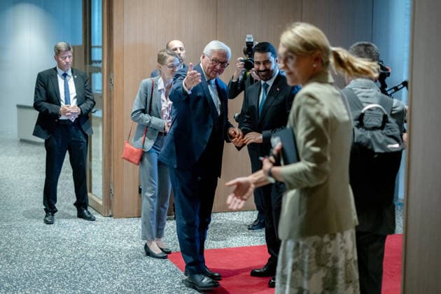 Prime Minister Ali Faleh Al Zaidi, Federal President Frank Walter Steinmeier, Berlin, official residence at the Spreebogen, Prime Minister of Iraq Ali Faleh Al Zaidi, Federal President Frank Walter Steinmeier, Berlin, Berlin, GER