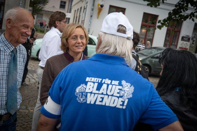 AfD politician Beatrix von Storch talking with citizens in the market square in Bad Doberan; AfD campaign event in Bad Doberan for the 2026 state election in Mecklenburg-Western Pomerania; Bad Doberan, Mecklenburg-Western Pomerania, Germany; market square