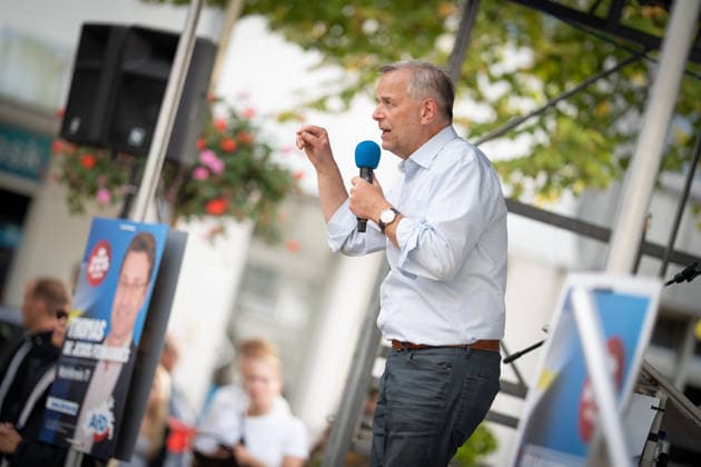 AfD candidate for state premier Leif Eric Holm at the market square in Bad Doberan; AfD campaign event in Bad Doberan for the 2026 state election in Mecklenburg-Western Pomerania, Bad Doberan, Mecklenburg-Western Pomerania, Germany; market square