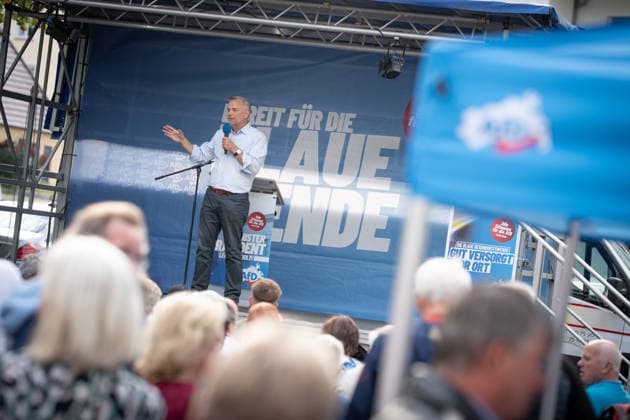 AfD candidate for state premier Leif Eric Holm at the market square in Bad Doberan; AfD campaign event in Bad Doberan for the 2026 state election in Mecklenburg-Western Pomerania, Bad Doberan, Mecklenburg-Western Pomerania, Germany, market square