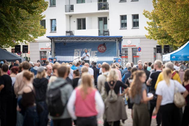 AfD candidate for state premier Leif Eric Holm at the market square in Bad Doberan; AfD campaign event in Bad Doberan for the 2026 state election in Mecklenburg-Western Pomerania, Bad Doberan, Mecklenburg-Western Pomerania, Germany, market square