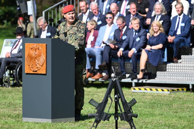 Speech by the outgoing commander, Brigadier General Hans Dieter MUELLER, Müller, at the ceremonial handover of the North Rhine-Westphalia Regional Command of the Bundeswehr, Düsseldorf,