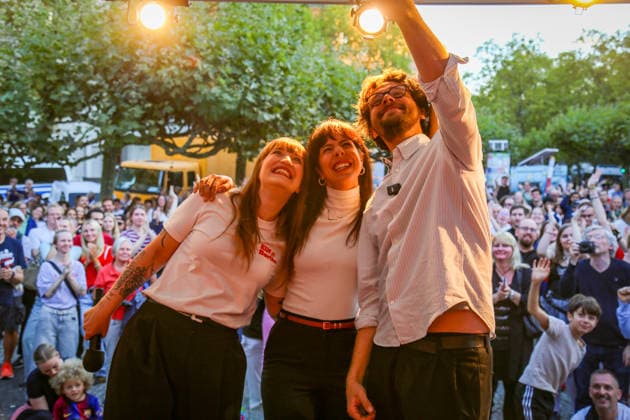 Berlin, Germany, September 15, 2026 Heidi Reichinnek, Elif Eralp, and Niklas Schenker take a selfie together in front of numerous participants at a rally organized by the party Die Linke on Mierendorffplatz in Berlin’s Charlottenburg district. Under the slogan Make Berlin Affordable, housing and rent policy are the focus of the event. Copyright: xAlonxDavidx