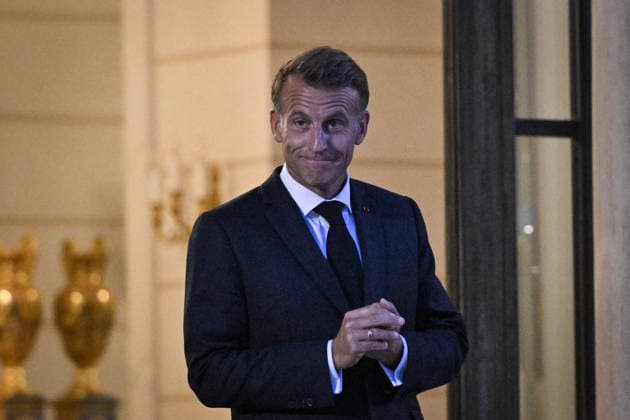 Emmanuel Macron welcomes Antonio Costa at the Elysee FA French President Emmanuel Macron arrives to welcome President of the European Council Antonio Costa, for a working dinner at the Elysee Palace in Paris on September 15, 2026. Photo by Firas Abdullah ABACAPRESS.COM Paris Ile-de-France France  Copyright: xAbdullahxFiras ABACAx