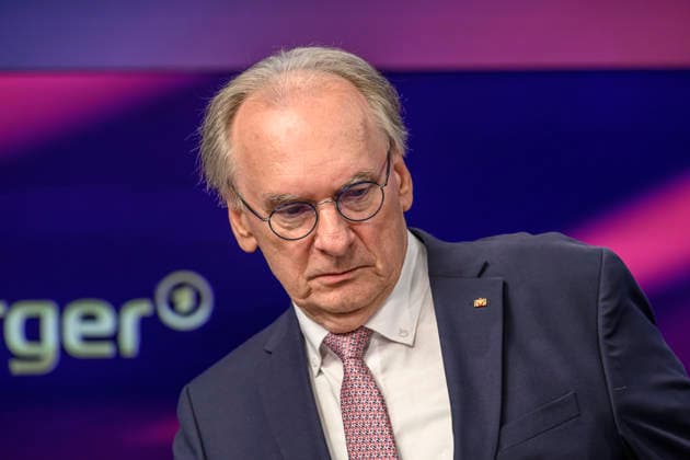Pictured, from left: Reiner Haseloff, CDU, former Minister-President of Saxony-Anhalt, Germany; Berlin, studio; guest on *Maischberger*, a political talk show, TV program, hosted by Sandra Maischberger, Das Erste, from Adlershof, Studio 20, September 15, 2026, Copyright: HMBxMedia UwexKoch