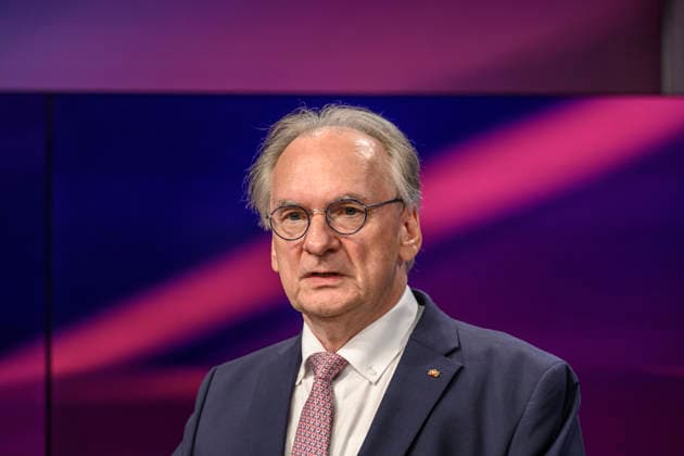 Pictured, from left: Reiner Haseloff, CDU, former Minister-President of Saxony-Anhalt, Germany; Berlin, studio; guest on *Maischberger*, a political talk show, TV program, hosted by Sandra Maischberger, Das Erste, from Adlershof, Studio 20, September 15, 2026, Copyright: HMBxMedia UwexKoch