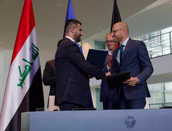 Signing Ceremony, September 15, 2026, Berlin, Germany: Signing of an electrification agreement between Siemens and Iraq on the occasion of the visit of the Prime Minister of Iraq, Ali Faleh Al Zaidi—in the background in Berlin, in the presence of the Federal Chancellor, by the Iraqi Minister of Energy and a Siemens representative