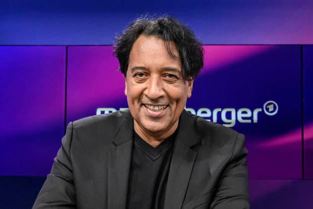 Pictured from left: Cherno Jobatey, journalist and author, GER, Berlin, studio, guest on Maischberger, political talk show, TV, program, with host Sandra Maischberger, Das Erste, from Adlershof, Am Studio 20, September 15, 2026, Copyright: HMBxMedia UwexKoch