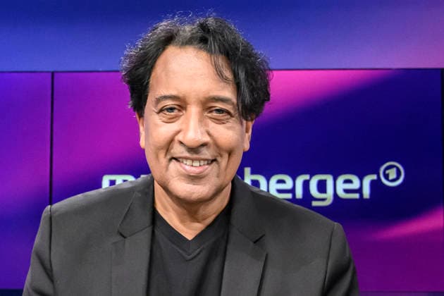 Pictured from left: Cherno Jobatey, journalist and author, GER, Berlin, studio, guest on Maischberger, political talk show, TV, program, with host Sandra Maischberger, Das Erste, from Adlershof, Am Studio 20, September 15, 2026, Copyright: HMBxMedia UwexKoch