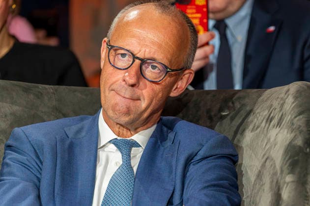 Friedrich Merz Meets with Young People EUR, Germany, Berlin, September 15, 2026 A discussion with party chairman and Federal Chancellor Friedrich Merz with young people in a small town hall setting to mark the 150th anniversary of Konrad Adenauer s birth