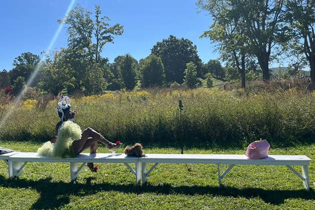 A model poses in a design by sustainable fashion brand Collina Strada in New York, United States, 15 September 2026. Collina Strada presented its new collection, featuring a punk and dreamy vibe, on a mountain in upstate New York, in the middle of a meadow surrounded by trees and dragonflies. Collina Strada presents her sustainable and punk fashion on a New York mountain !ACHTUNG: NUR REDAKTIONELLE NUTZUNG!  Copyright: xNoraxQuintanillax AME7672 20260915-55021409566_1