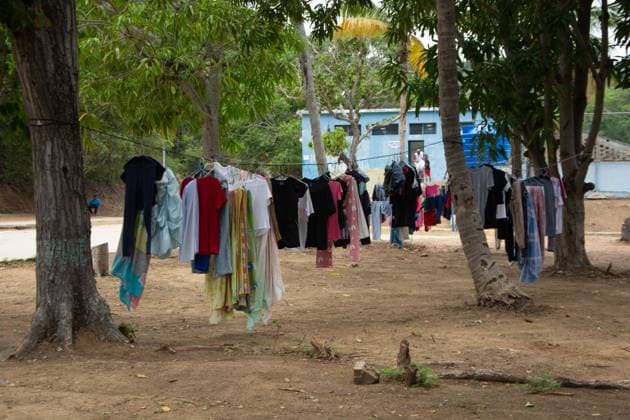 Earthquake-displaced families remain in temporary camps in Venezuela LA GUAIRA, VENEZUELA, SEPTEMBER 12, 2026: Residents displaced by earthquakes remain in transitional camps in La Guaira more than two months after the disaster. The facilities provide basic services including restrooms, showers, laundry areas and internet access, while some residents have established small stalls selling food and other goods as daily and commercial activity develops within the temporary settlements. Caracas Venezuela (Bolivarian Republic of) Copyright: x xFranyerxNievesx(Babel)x xJNAxPressx