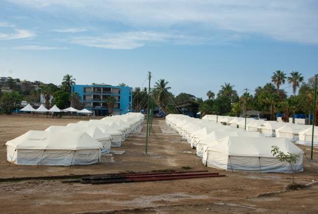 Earthquake-displaced families remain in temporary camps in Venezuela LA GUAIRA, VENEZUELA, SEPTEMBER 12, 2026: Residents displaced by earthquakes remain in transitional camps in La Guaira more than two months after the disaster. The facilities provide basic services including restrooms, showers, laundry areas and internet access, while some residents have established small stalls selling food and other goods as daily and commercial activity develops within the temporary settlements. Caracas Venezuela (Bolivarian Republic of) Copyright: x xFranyerxNievesx(Babel)x xJNAxPressx