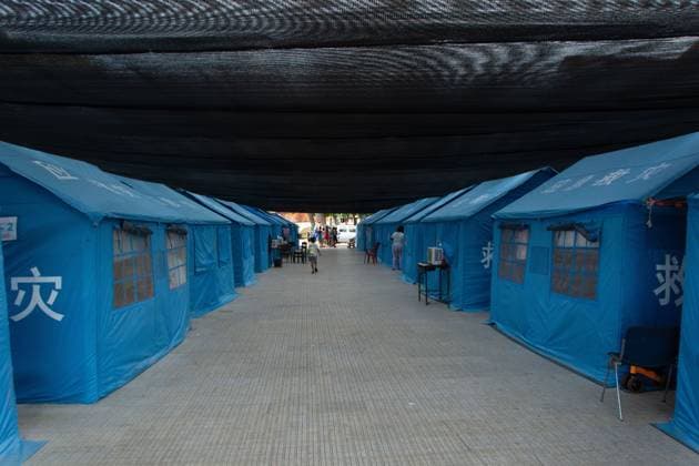 Earthquake-displaced families remain in temporary camps in Venezuela LA GUAIRA, VENEZUELA, SEPTEMBER 12, 2026: Residents displaced by earthquakes remain in transitional camps in La Guaira more than two months after the disaster. The facilities provide basic services including restrooms, showers, laundry areas and internet access, while some residents have established small stalls selling food and other goods as daily and commercial activity develops within the temporary settlements. Caracas Venezuela (Bolivarian Republic of) Copyright: x xFranyerxNievesx(Babel)x xJNAxPressx