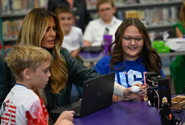 US First Lady Melania Trump visits Ashe County school JEFFERSON, USA - SEPTEMBER 15: US First Lady Melania Trump visits Ashe County school to promote community resiliency and education technology in the midst of a global AI debate and nearly two years after hurricane Helene in Jefferson NC, United States on September 15, 2026. Peter Zay Anadolu Jefferson United States. Editorial use only. Please get in touch for any other usage.  Copyright: x2026xAnadoluxPeterxZayx