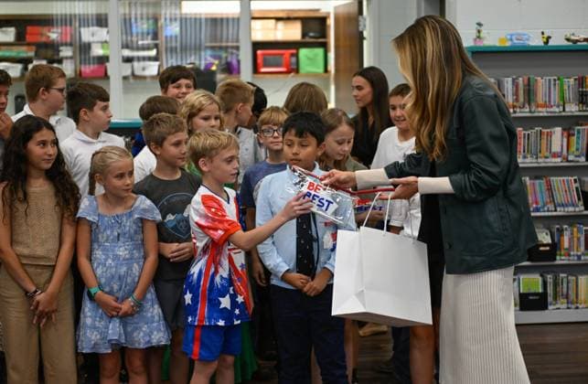 US First Lady Melania Trump visits Ashe County school JEFFERSON, USA - SEPTEMBER 15: US First Lady Melania Trump visits Ashe County school to promote community resiliency and education technology in the midst of a global AI debate and nearly two years after hurricane Helene in Jefferson NC, United States on September 15, 2026. Peter Zay Anadolu Jefferson United States. Editorial use only. Please get in touch for any other usage.  Copyright: x2026xAnadoluxPeterxZayx