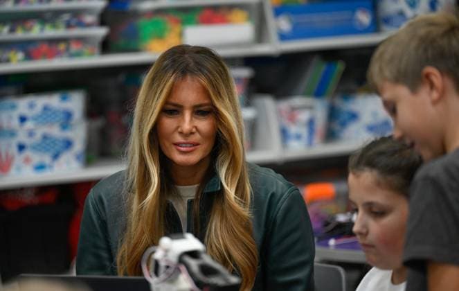 US First Lady Melania Trump visits Ashe County school JEFFERSON, USA - SEPTEMBER 15: US First Lady Melania Trump visits Ashe County school to promote community resiliency and education technology in the midst of a global AI debate and nearly two years after hurricane Helene in Jefferson NC, United States on September 15, 2026. Peter Zay Anadolu Jefferson United States. Editorial use only. Please get in touch for any other usage.  Copyright: x2026xAnadoluxPeterxZayx