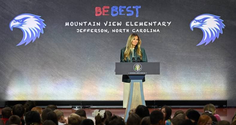 US First Lady Melania Trump visits Ashe County school JEFFERSON, USA - SEPTEMBER 15: US First Lady Melania Trump gives a speech as she visits Ashe County school to promote community resiliency and education technology in the midst of a global AI debate and nearly two years after hurricane Helene in Jefferson NC, United States on September 15, 2026. Peter Zay Anadolu Jefferson United States. Editorial use only. Please get in touch for any other usage.  Copyright: x2026xAnadoluxPeterxZayx