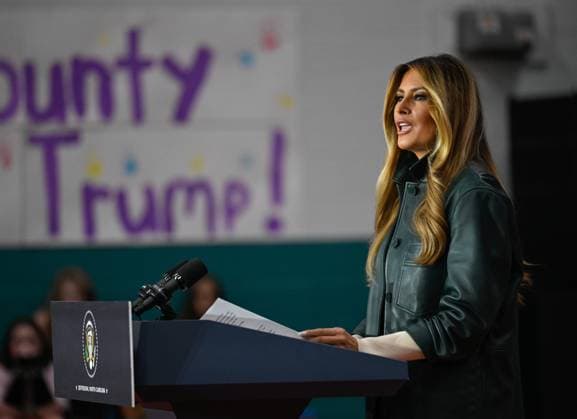 US First Lady Melania Trump visits Ashe County school JEFFERSON, USA - SEPTEMBER 15: US First Lady Melania Trump gives a speech as she visits Ashe County school to promote community resiliency and education technology in the midst of a global AI debate and nearly two years after hurricane Helene in Jefferson NC, United States on September 15, 2026. Peter Zay Anadolu Jefferson United States. Editorial use only. Please get in touch for any other usage.  Copyright: x2026xAnadoluxPeterxZayx