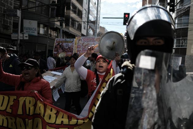 Teachers march against the Bolivian government defies the state of emergency LA PAZ, BOLIVIA - SEPTEMBER 15: Education workers march against the Bolivian government, in defiance of the state of emergency, while the police guard them in La Paz, Bolivia on September 15, 2026. Jorge Mateo Romay Salinas Anadolu La Paz Bolivia. Editorial use only. Please get in touch for any other usage.  Copyright: x2026xAnadoluxJorgexMateoxRomayxSalinasx