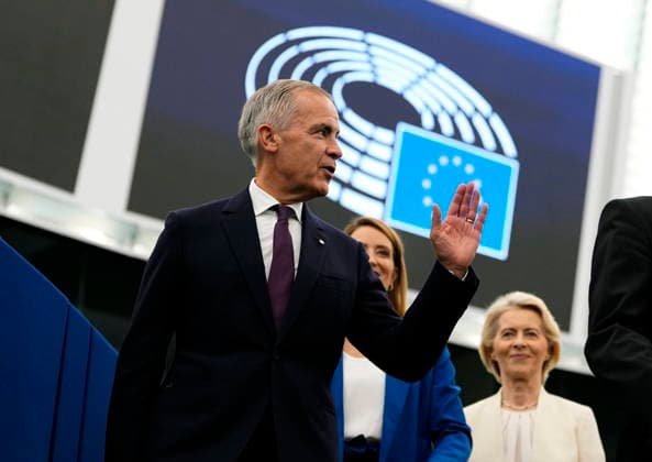 September 16, 2026, Strasbourg, France: Prime Minister Mark Carney waves as he arrives in the Hemicycle of the European Parliament in Strasbourg, France, as he attends the State of the European Union address by President of the European Commission Ursula von der Leyen, back right, on Wednesday, Sept. 16, 2026. Strasbourg France  - ZUMAc35_ 20260916_zaf_c35_009 Copyright: xJustinxTangx