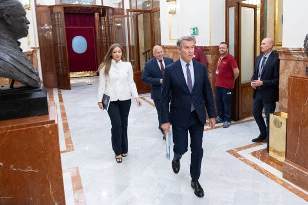 The Government Once Again Faces Questions from Congress Regarding the Crisis in Ceuta PP President Alberto Núnez Feijóo upon his arrival at a government question period in the Congress of Deputies on September 16, 2026, in Madrid, Spain. The migration crisis that Ceuta has been experiencing since last July is once again the focus of the opposition’s questions to the government during the question period, with inquiries such as what plans are in place for the autonomous city and whether the government believes that Spain’s international image has been tarnished by the irregular entry of migrants. 16 SEPTEMBER 2026 Jesús Hellí Madrid Madrid, Spain  Copyright: xJesusxHellinx 7778255
