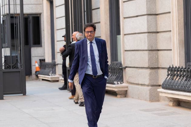 The Government Once Again Faces Questions from Congress Regarding the Crisis in Ceuta Óscar López, Minister of Digital Transformation and Public Administration, upon his arrival at a government question period in the Congress of Deputies on September 16, 2026, in Madrid, Spain. The migration crisis that Ceuta has been experiencing since last July is once again the focus of the opposition’s questions to the government during the question period, with inquiries such as what plans exist for the autonomous city or whether the government believes that Spain’s international image has been tarnished by the irregular entry of migrants. SEPTEMBER 16 SEPTEMBER 2026 Jesús Hellí Madrid Madrid, Spain  Copyright: xJesusxHellinx 7778246