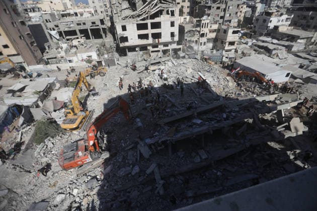 Rescuers search collapsed building for missing in Gaza City Rescuers excavate rubble to retrieve bodies from a collapsed building in the Tal al-Hawa area of Gaza City on September 16, 2026. Gaza s civil defence agency said rescuers were searching for dozens of missing people after the six-storey building, which housed people displaced by the war with Israel, collapsed killing eight people, including children, and fell onto nearby residential structures and tents. Photo by Belal Osama apaimages Gaza Gaza Strip Palestinian Territory 160926_Gaza_BO_00(23) Copyright: xapaimagesxBelalxOsamax xapaimagesx