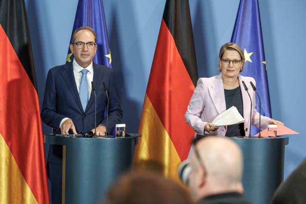 Press Conference with Stefanie Hubig and Alexander Dobrindt Press Conference with Stefanie Hubig (SPD), Federal Minister of Justice and Consumer Protection, and Alexander Dobrindt (CSU), Federal Minister of the Interior, on the 10-point plan for better protection against Islamist terrorism on September 16, 2026, in Berlin, Berlin, Berlin, Germany, Federal Chancellery