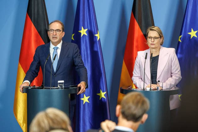 Press Conference with Stefanie Hubig and Alexander Dobrindt Press Conference with Stefanie Hubig (SPD), Federal Minister of Justice and Consumer Protection, and Alexander Dobrindt (CSU), Federal Minister of the Interior, on the 10-point plan for better protection against Islamist terrorism on September 16, 2026, in Berlin, Berlin, Berlin, Germany, Federal Chancellery
