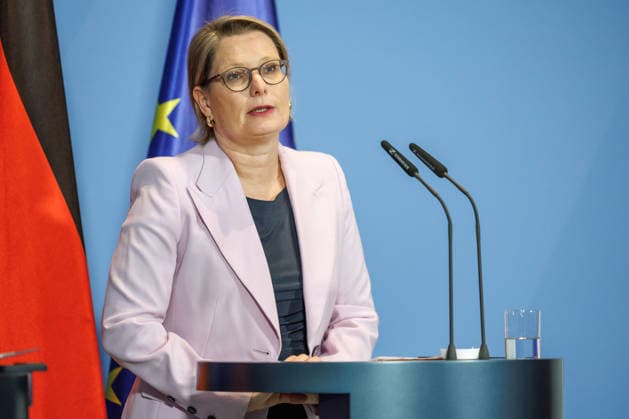 Press Conference with Stefanie Hubig and Alexander Dobrindt Press Conference with Stefanie Hubig (SPD), Federal Minister of Justice and Consumer Protection, and Alexander Dobrindt (CSU), Federal Minister of the Interior, on the 10-point plan for better protection against Islamist terrorism on September 16, 2026, in Berlin, Berlin, Germany, Federal Chancellery
