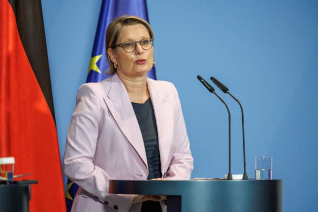 Press Conference with Stefanie Hubig and Alexander Dobrindt Press Conference with Stefanie Hubig (SPD), Federal Minister of Justice and Consumer Protection, and Alexander Dobrindt (CSU), Federal Minister of the Interior, on the 10-point plan for better protection against Islamist terrorism on September 16, 2026, in Berlin, Berlin, Germany, Federal Chancellery