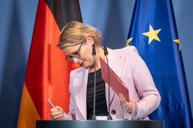 Federal Minister of the Interior Alexander Dobrindt (CSU) with Federal Minister of Justice Stefanie Hubig during a press conference at the Federal Chancellery on a 10-point plan for better protection against Islamist terrorism; press conference at the Federal Chancellery, Berlin, Berlin, Germany, Federal Chancellery