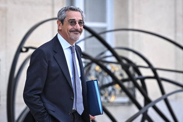 Council of Ministers at the Elysee Palace FA French Minister of Small and Medium-sized Enterprises, Commerce, Crafts, Tourism and Purchasing Power Serge Papin exits the Elysee Palace after the Council of Ministers in Paris, on September 16, 2026. Photo by Firas Abdullah ABACAPRESS.COM Paris Île-de-France France  Copyright: xAbdullahxFiras ABACAx